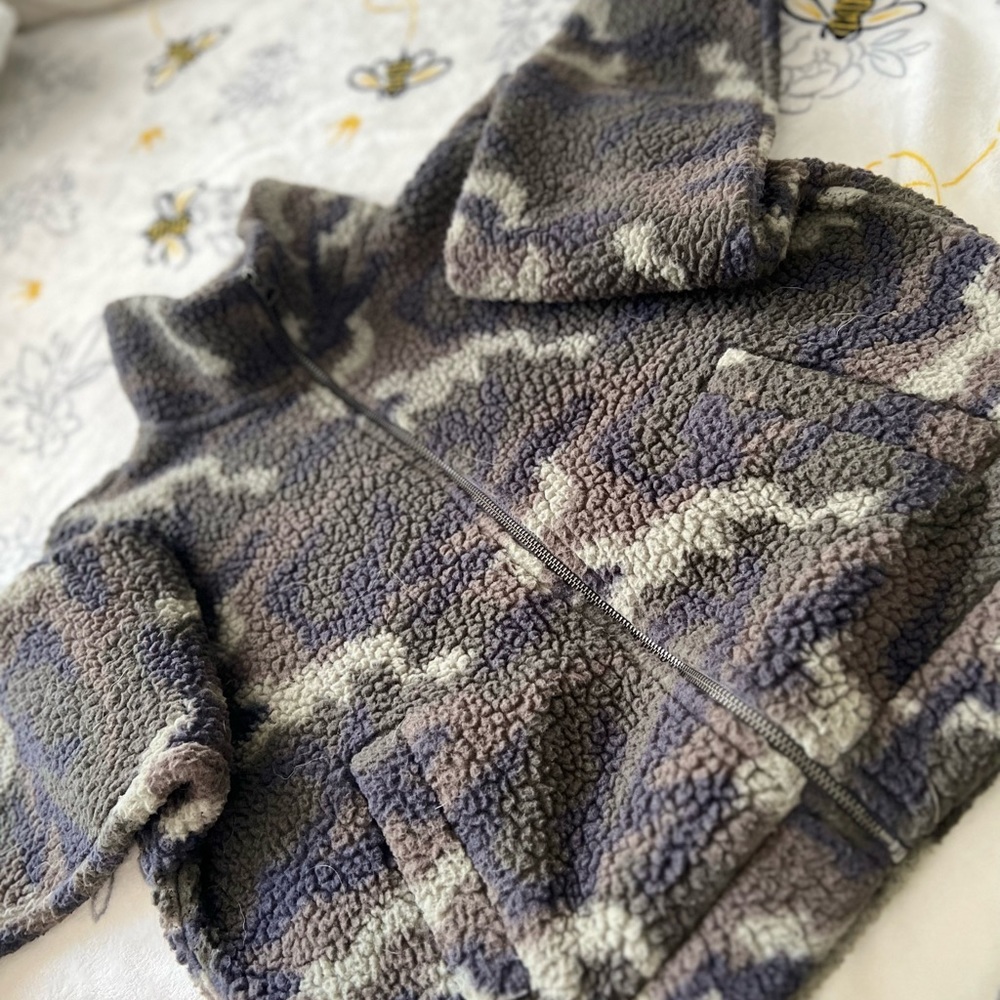 AMERICAN EAGLE AE FUZZY SHERPA JACKET - Picture 2 of 6